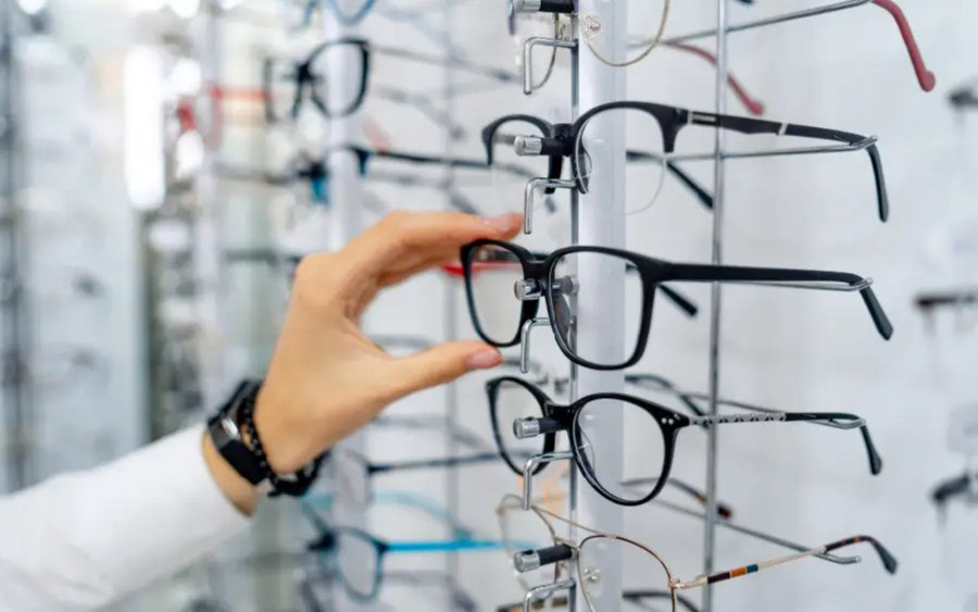 人民锐评：是时候打破眼镜行业的价格“滤镜”了！